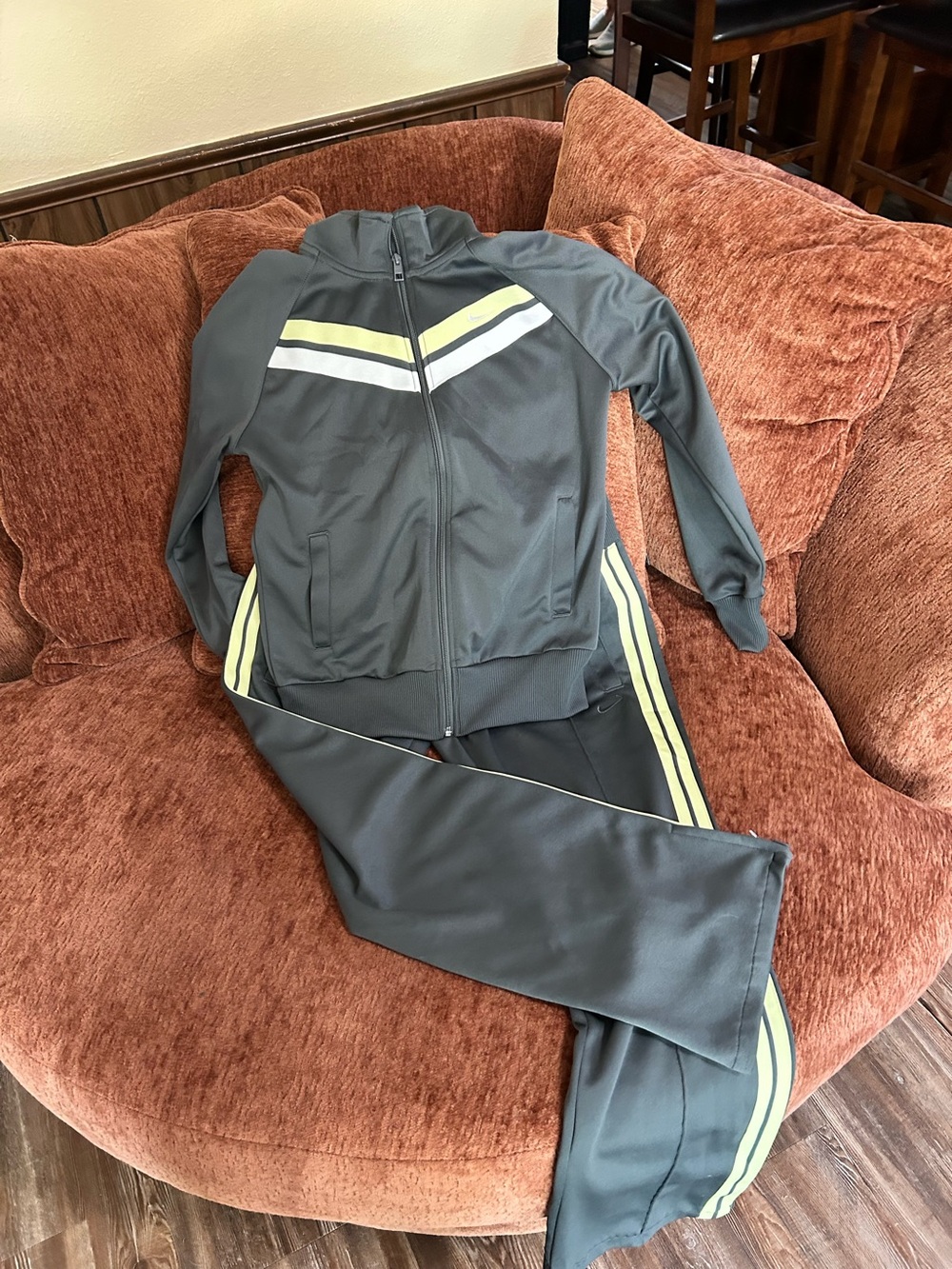 Men’s Nike tracksuit size M